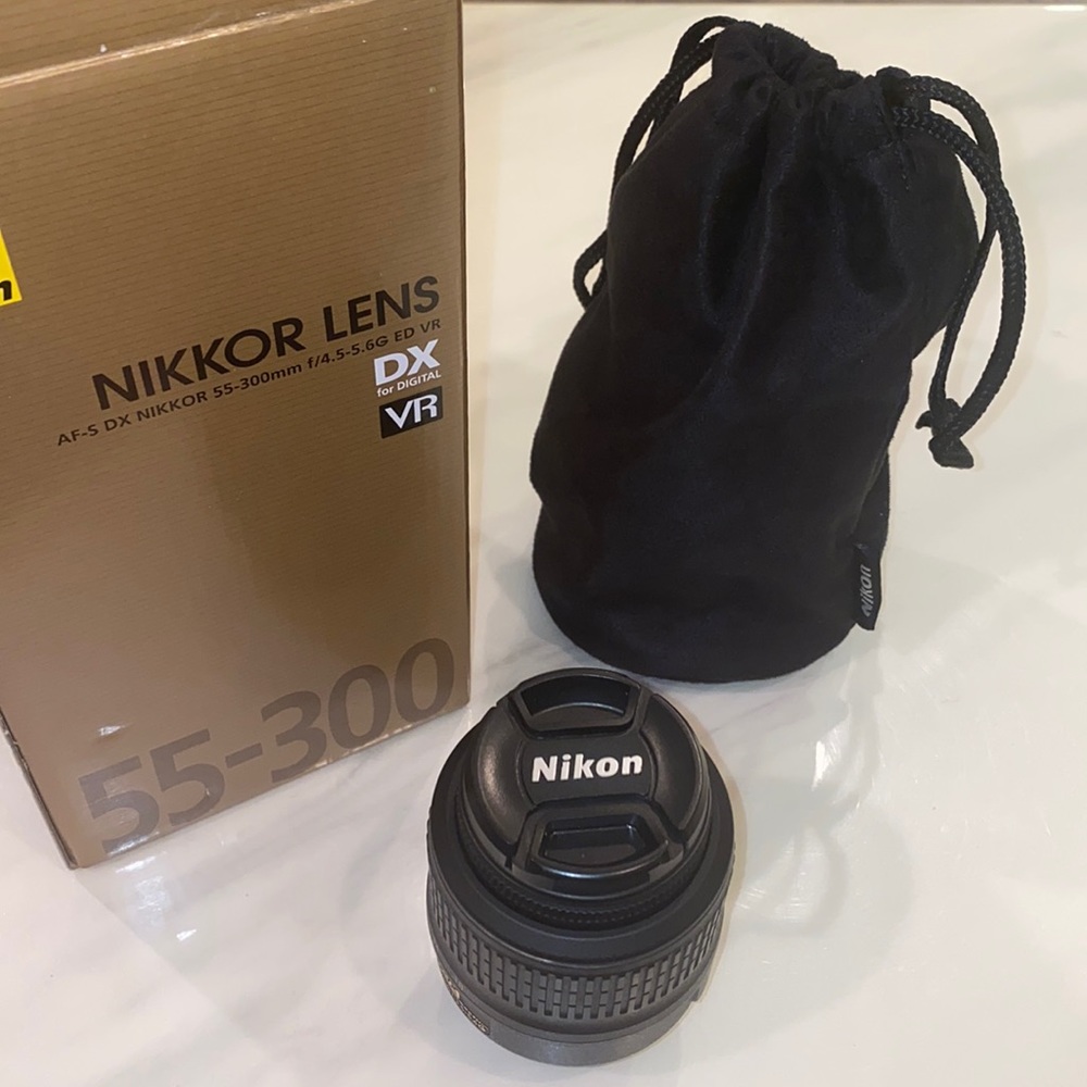Nikon Nikkor AF-S DX NIKKOR 18-55mm f/4.5-5.6G ED VR Compact Telephoto Lens